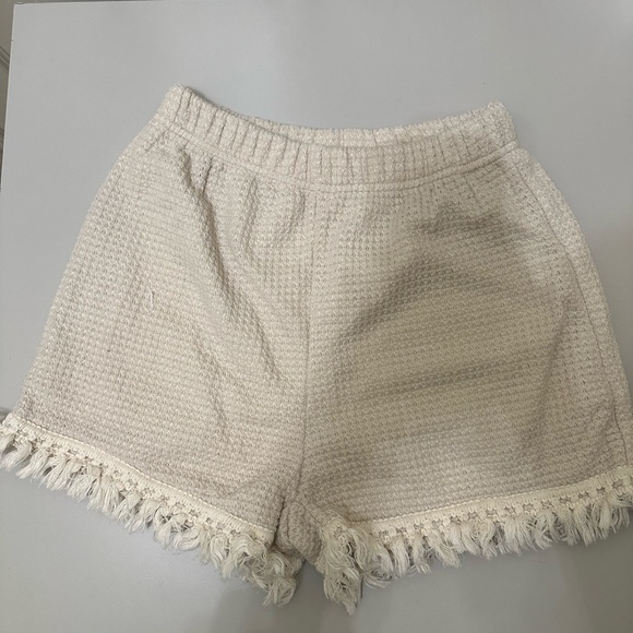 Cream lounge shorts - Picture 2 of 6